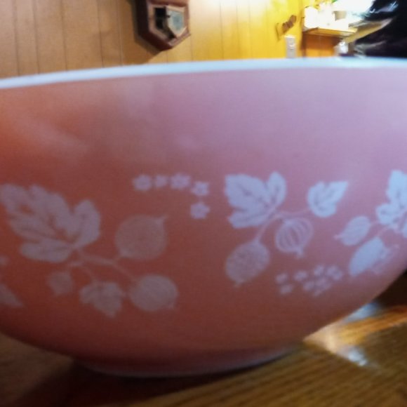 VINTAGE PYREX PINK GOOSEBERRY Mixing Bowl Set of 4. FREE SHIPPING!! - Picture 11 of 12